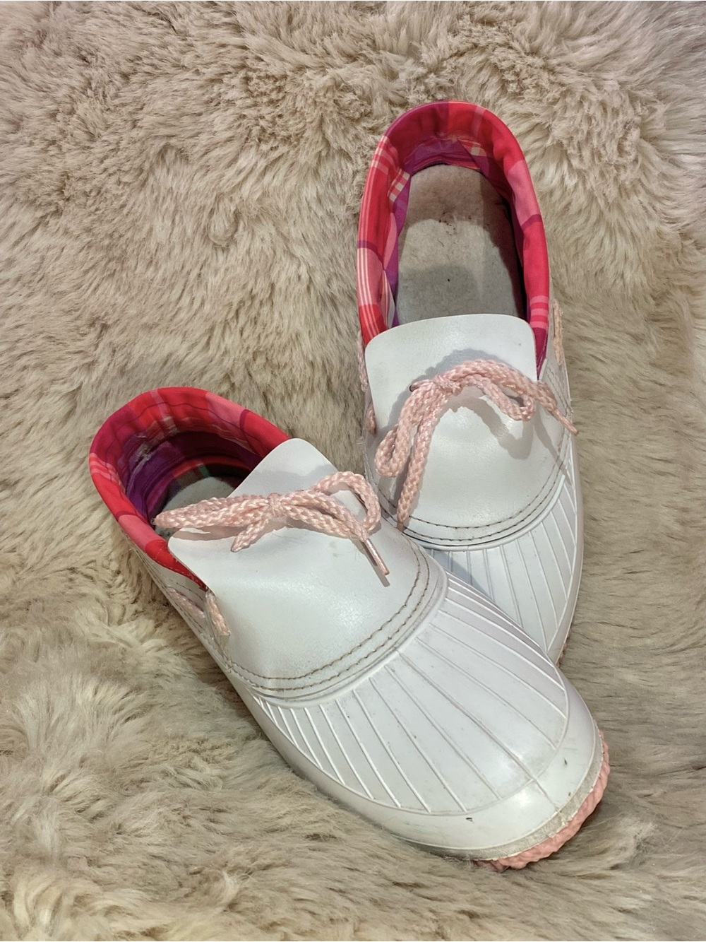 Vintage White « Duckies » Rain Shoes with Pink Trim